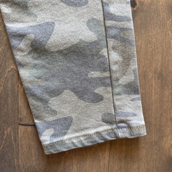 Women’s Ana Size 8 Skinny Camo Pants Size 8 - Picture 2 of 8